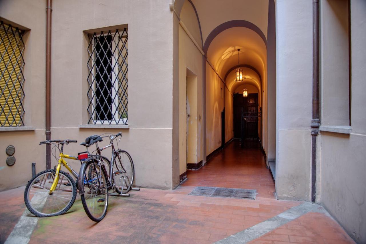 Nel Cuore Di Bologna - Casa Boss Bagian luar foto